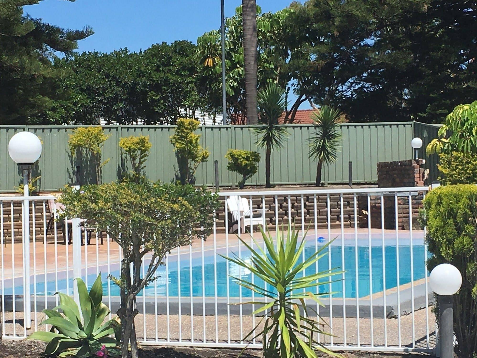 Belmont Palms Motel Lake Macquarie Екстериор снимка